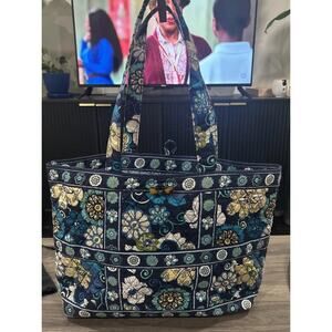 Vera Bradley retired Mod Floral Blue quilted cotton tote ba